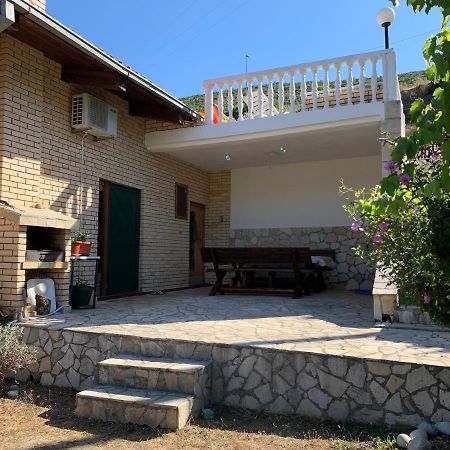Holiday Home Bratica ウルツィニ エクステリア 写真