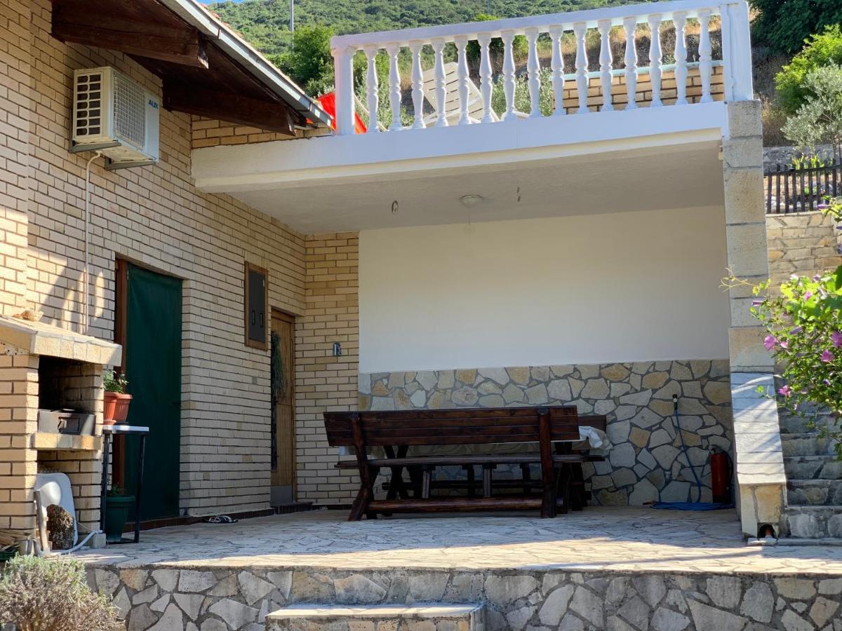 Holiday Home Bratica ウルツィニ エクステリア 写真