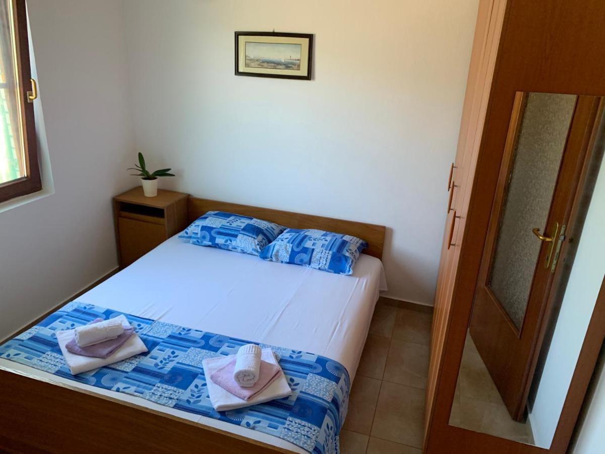 Holiday Home Bratica ウルツィニ エクステリア 写真