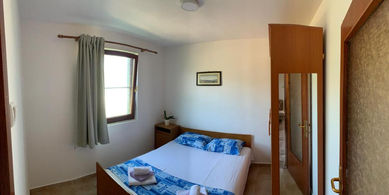 Holiday Home Bratica ウルツィニ エクステリア 写真