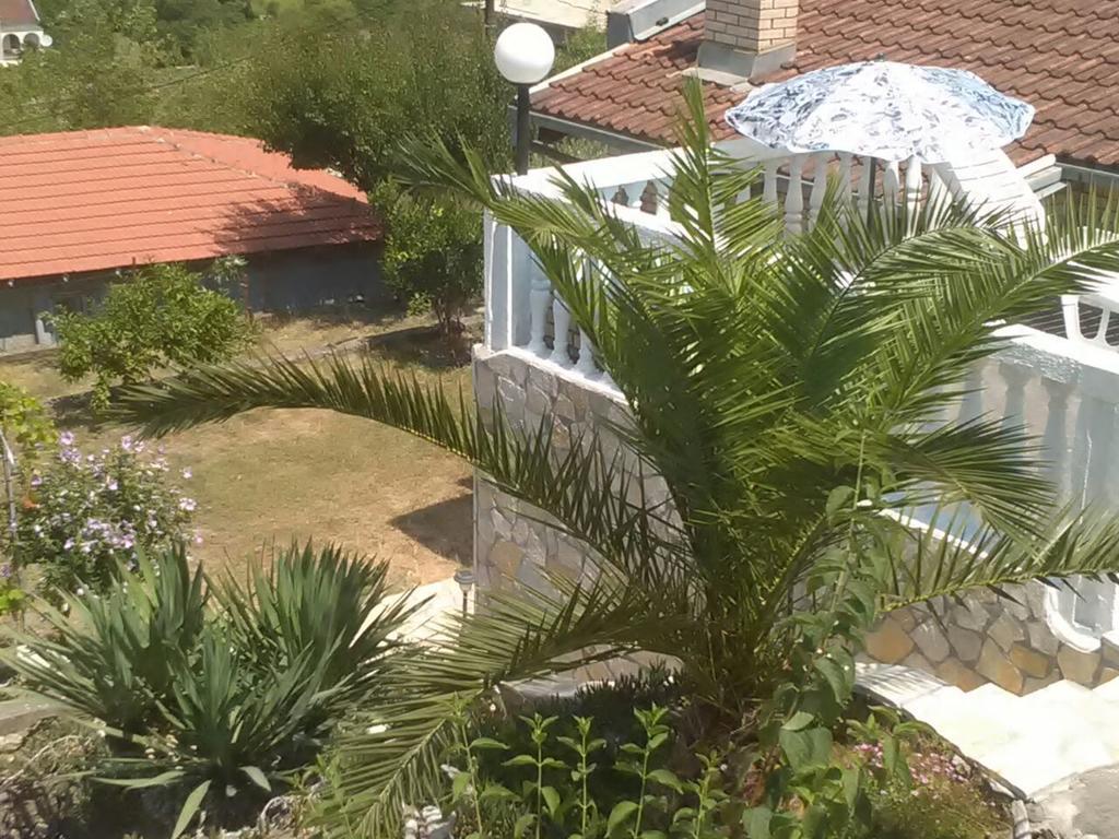 Holiday Home Bratica ウルツィニ エクステリア 写真