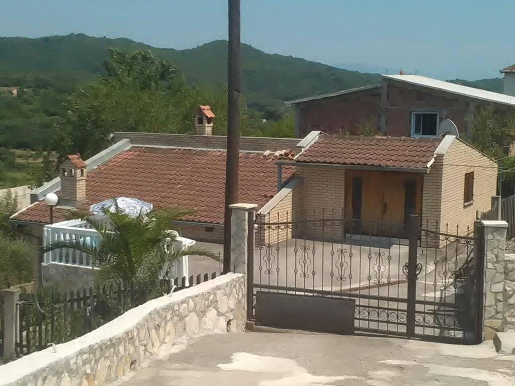 Holiday Home Bratica ウルツィニ エクステリア 写真